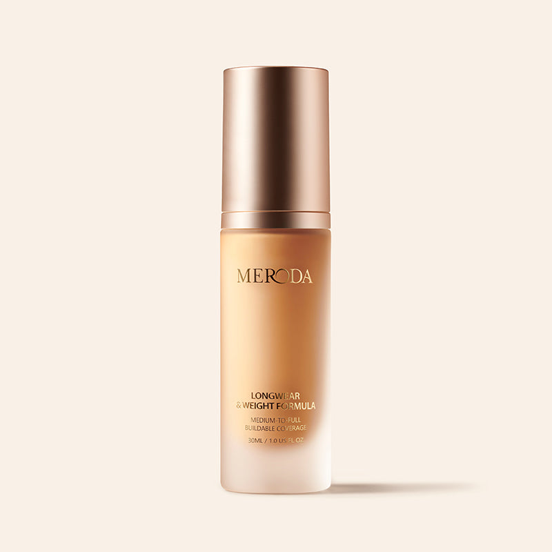 Meroda Universal Foundation Flasche, die Vorteile wie langanhaltende Formel, mittlere bis volle aufbaubare Deckkraft und ein natürliches mattes Finish hervorhebt
