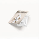 Velvet Skin Primer Sample 1.5 ml Sachet in einem Meroda-Faltblatt für eine glatte und samtige Basis.